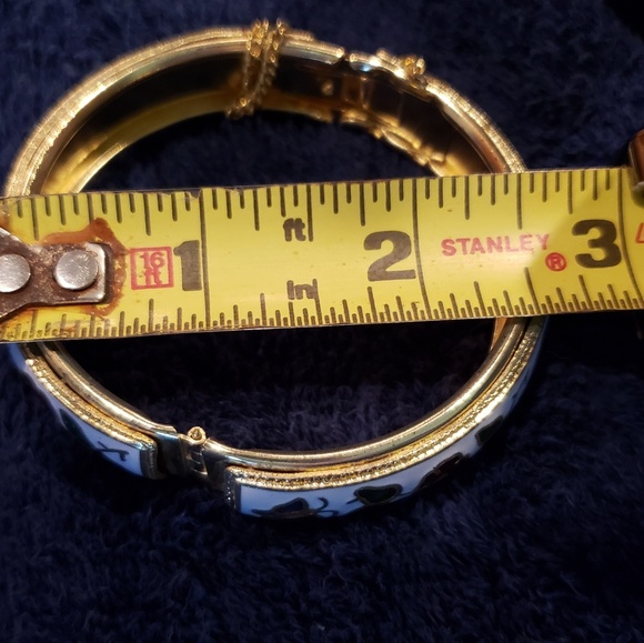 Floral bangle bracelet - Picture 3 of 4